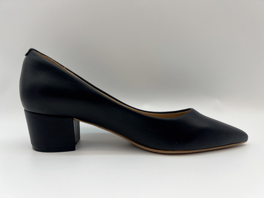 Nappa Leather Black Women's Dress Shoes قماش ناعم أحذية منخفضة الكعب مدبب من الأمام