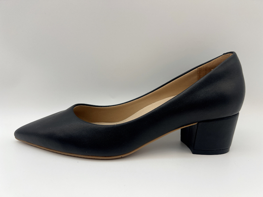 Nappa Leather Black Women's Dress Shoes قماش ناعم أحذية منخفضة الكعب مدبب من الأمام
