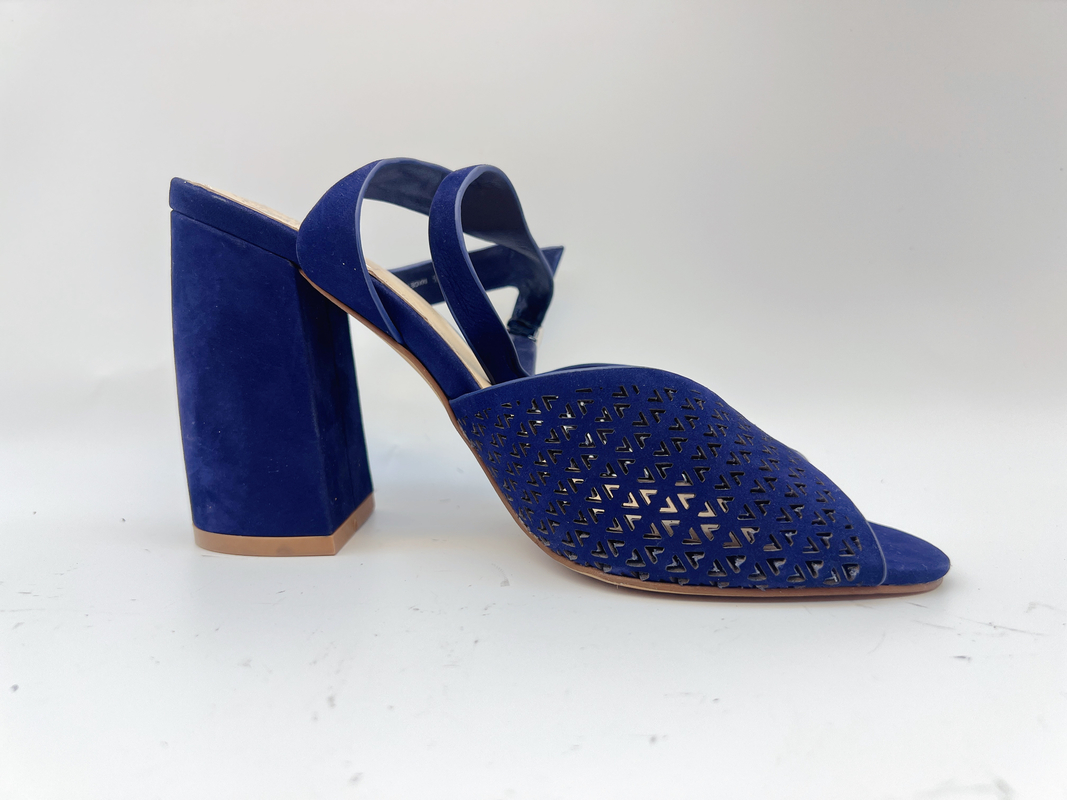صندل كعب عالي بمقدمة مربعة صندل جلد طبيعي ناعم Nubuck باللون الكحلي للسيدات